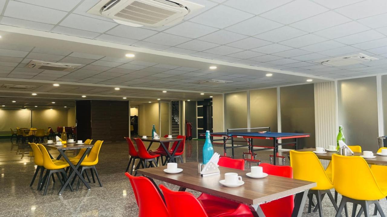 Zen Suites Gurgaon - Luxe Stays Collection Kültér fotó