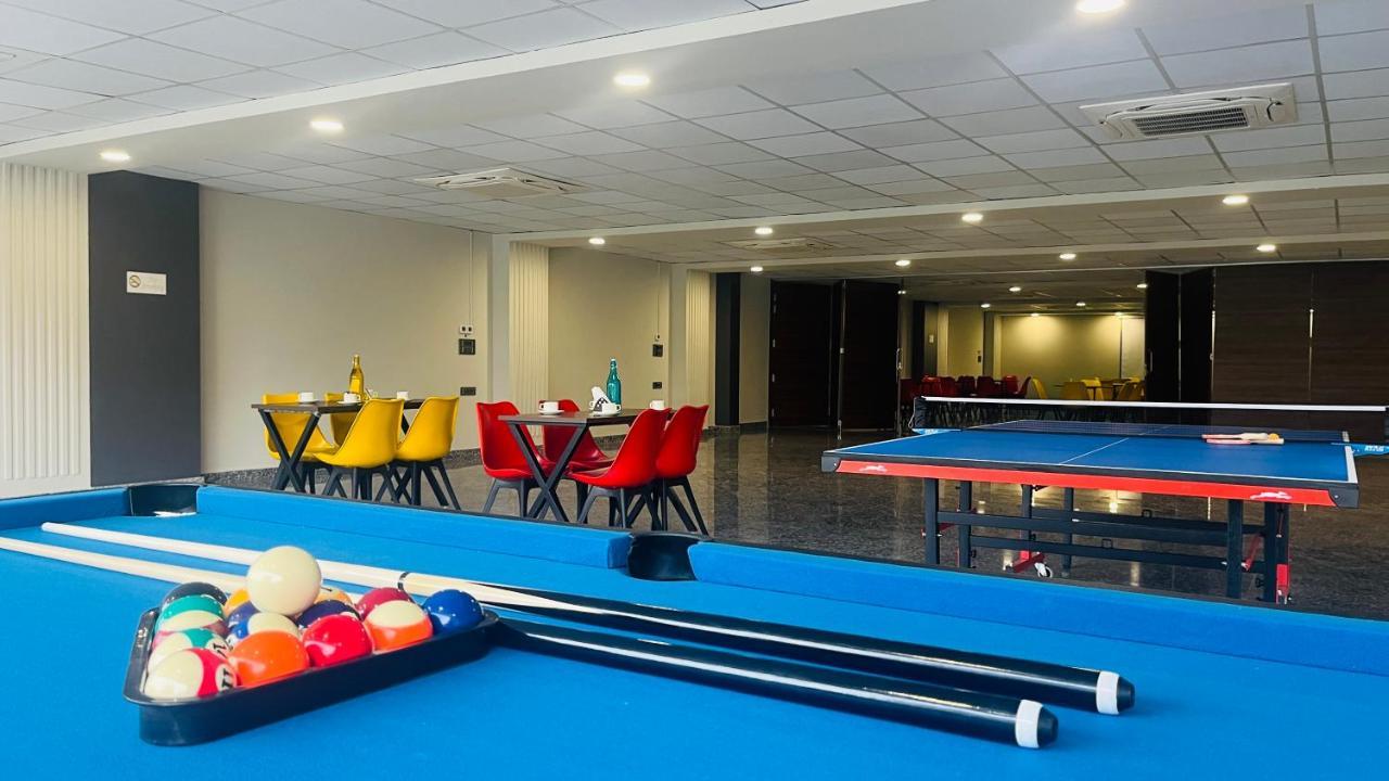 Zen Suites Gurgaon - Luxe Stays Collection Kültér fotó